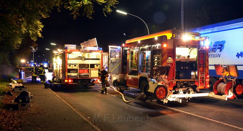 VU Tanklastzug umgestuerzt Huerth Industriestr P112.JPG